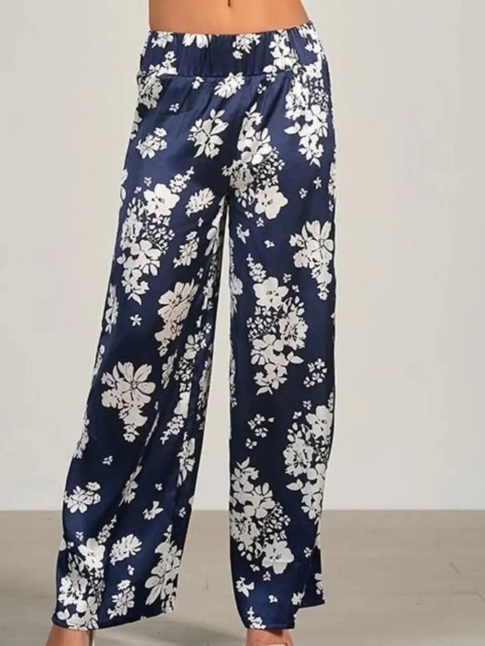 Sensea Capri Print Navy Pants - L - NWT